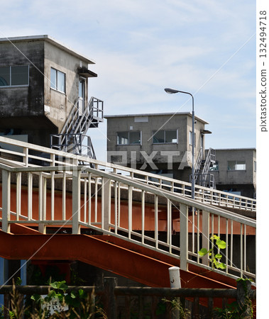 Yoro River, concrete movable weir, Ichihara City, Chiba Prefecture Yoro River, concrete movable weir, Ichihara City, Chiba Prefecture 132494718