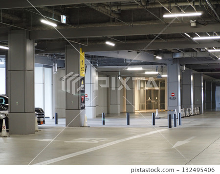 Underground parking lot figure background Underground parking lot figure background 132495406