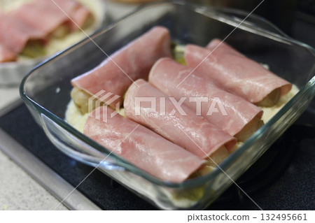 製作比利時菜 Chicon Gratin 製作比利時菜 Chicon Gratin 132495661