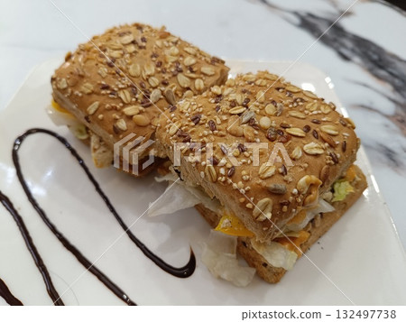 Sandwichs on plate with selective focus 132497738