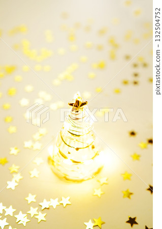 玻璃聖誕樹和閃閃發光的金星 132504752