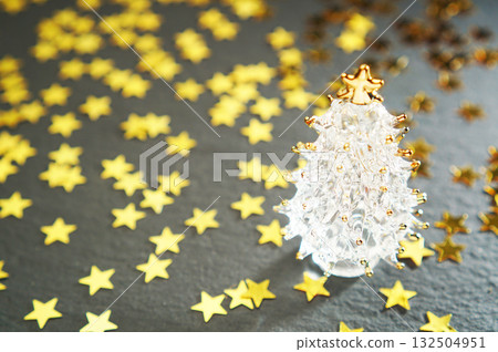 玻璃聖誕樹和閃閃發光的金星 132504951