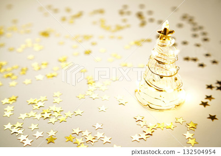玻璃聖誕樹和閃閃發光的金星 132504954