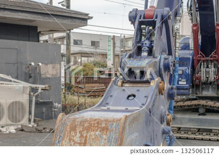 [Store demolition and heavy machinery] 132506117