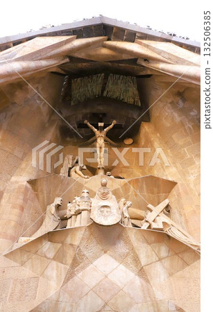 聖家堂受難像、聖維羅妮卡和外交史學家雕塑 132506385