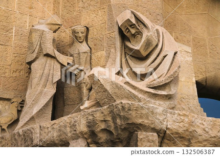 聖家堂受難立面上的雕塑「彼得的否認」細節 132506387