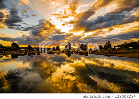 Sunrise seen from Hashiguiiwa Rock Sunrise seen from Hashiguiiwa Rock 132507254