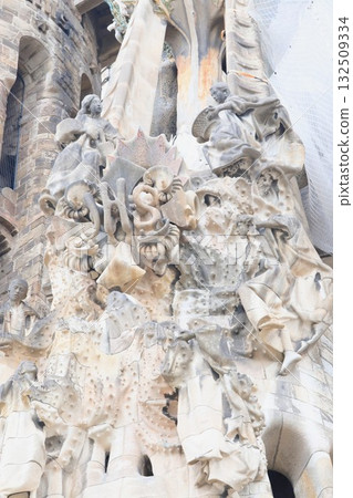 聖家堂聖誕立面中央慈善門頂部的耶穌雕塑 132509334