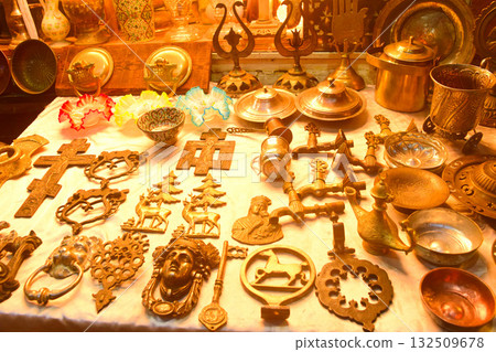 土耳其伊斯坦堡大巴扎的銅製品 132509678
