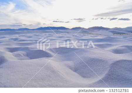 The spectacular sand dunes of White Sands National Park, New Mexico 132512781