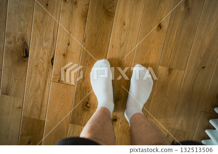 不要在屋內穿拖鞋 不要在屋內穿拖鞋 132513506