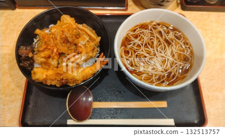 Komoro Soba's Full-Stomach Tendon Set 132513757