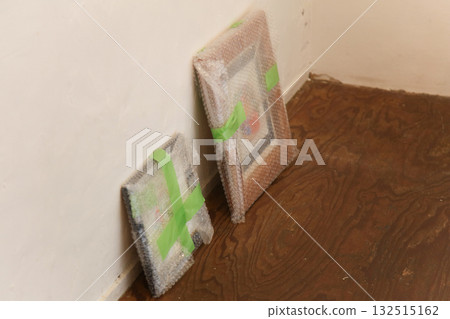 Preparing for a solo exhibition 132515162