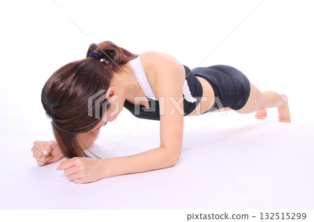 Plank training 132515299