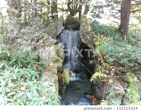 北海道帶廣，真鍋花園瀑布，中心，2025 年 10 月下旬 132515314