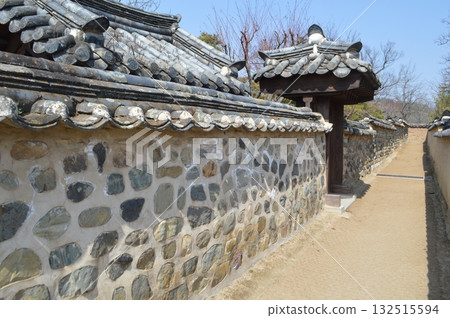 Hahoe Village in Andong, South Korea: Scenery of an old village with walls 132515594