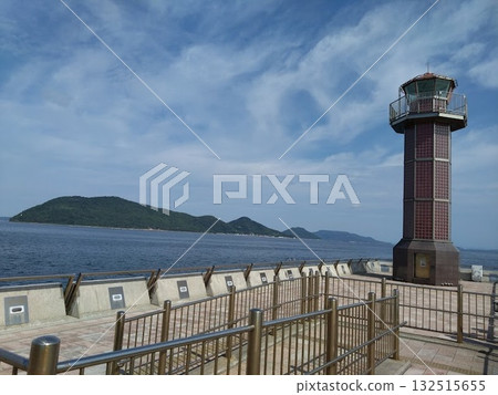 Sightseeing in Kagawa! Takamatsu Port Red Lighthouse and Megijima Island 132515655