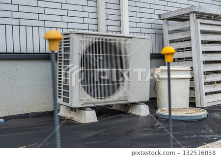 Exterior construction 132516038