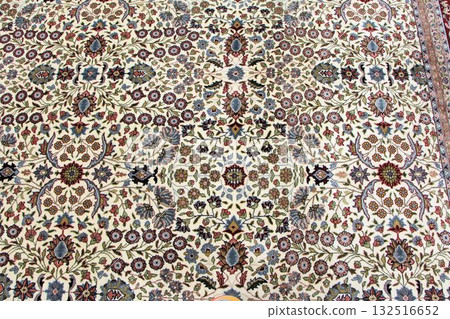 Luxury Turkish carpet pattern, double knot weave 132516652