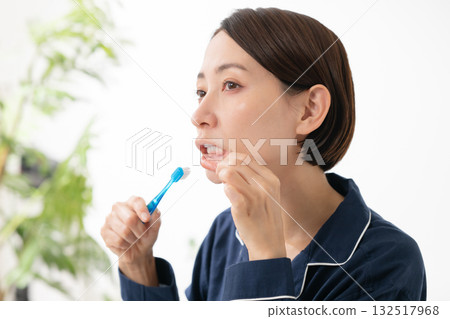 一個充滿牙醫的女人 一個充滿牙醫的女人 132517968