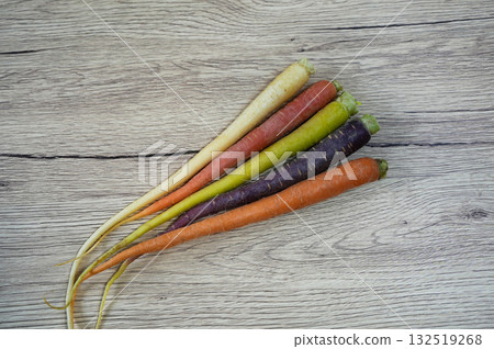 新鮮多彩的胡蘿蔔 132519268
