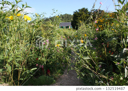 Monet's Pond, Monet's Garden, Monet's House, France, Paris suburbs, Giverny, Giverny Monet's Pond, Monet's Garden, Monet's House, France, Paris suburbs, Giverny, Giverny 132519487