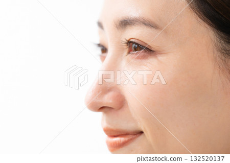 Women's beauty image 132520137