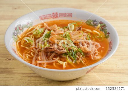 豬肉泡菜拉麵 132524271