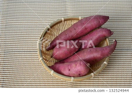 Fresh sweet potato Fresh sweet potato 132524944