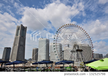 Minato Mirai cityscape 132525798