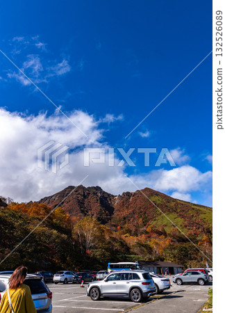 The colorful view of Mt. Nasu seen from the parking lot 132526089