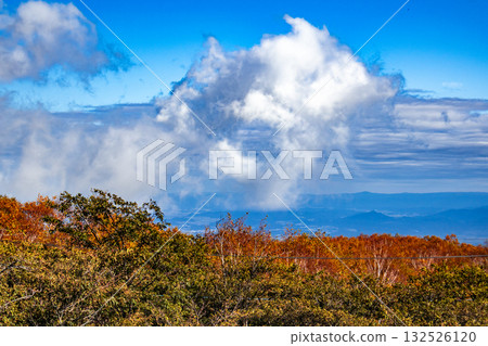 從停車場看到的納須山的多彩景色 132526120