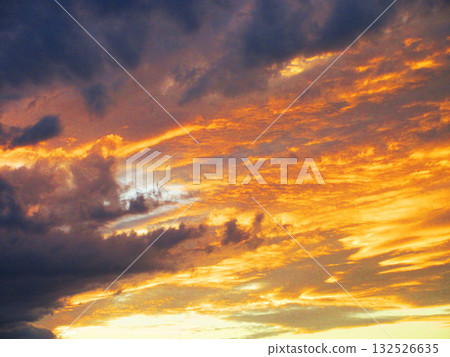 Beautiful sunset sky (Kawaguchi City, Saitama Prefecture) 132526635