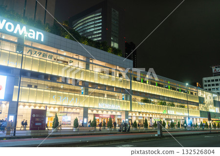 [東京]新宿站城市夜景/新宿新南口 132526804
