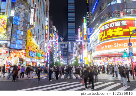 [東京] 霓虹燈街夜景/新宿歌舞伎町 132526916