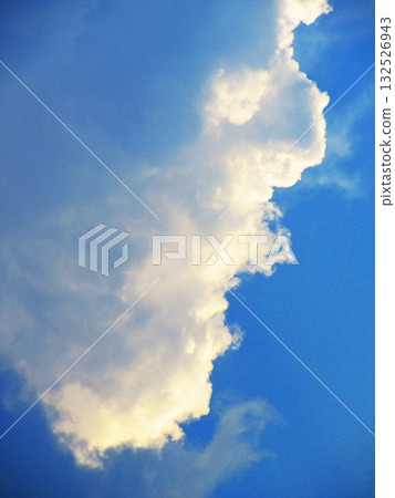 Beautiful scenery of blue sky and white clouds Beautiful scenery of blue sky and white clouds 132526943