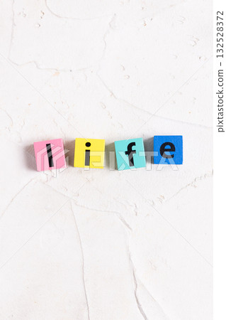 「生命」的英文單字 132528372