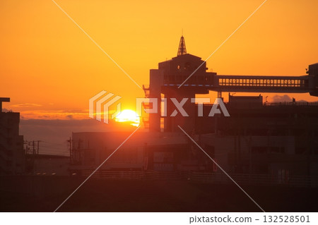 Sunset Sunset 132528501