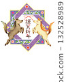 2026年新年賀卡，圖案為黑白相間的馬徽，白色背景，新年快樂，手繪色鉛筆畫。 132528989