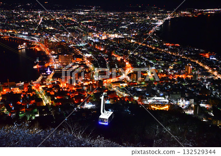 Night view of Hakodate Mount Hakodate Ropeway 132529344