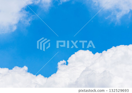 夏日天空，從夏日山巔眺望的藍天白雲 06 132529693