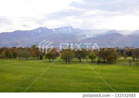 從前田森林公園看到的提奈山(陰天) 從前田森林公園看到的提奈山(陰天) 132532083
