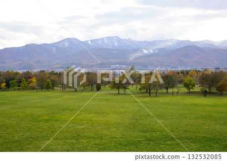 從前田森林公園看到的提奈山（陰天） 132532085