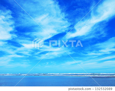 Beautiful scenery of the blue sky and waves at Motosuka Beach Beautiful scenery of the blue sky and waves at Motosuka Beach 132532089