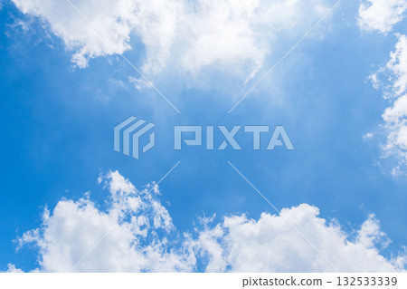 夏日天空：從夏季的山上看到的藍天白雲 15 132533339