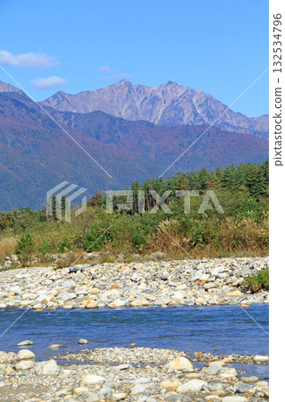 Shinano Omachi Mountain View: Autumn in the Northern Alps, Ushiro-Tateyama Mountain Range Shinano Omachi Mountain View: Autumn in the Northern Alps, Ushiro-Tateyama Mountain Range 132534796