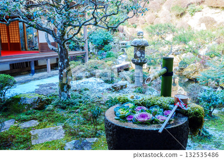 Flower water basin and garden at Yokokuji Temple Flower water basin and garden at Yokokuji Temple 132535486