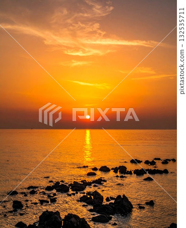 【AI生成影像】壯麗的海景日落 【AI生成影像】壯麗的海景日落 132535711