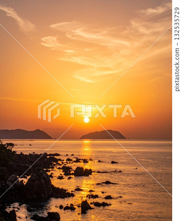 【AI生成影像】壯麗的海景日落 132535729