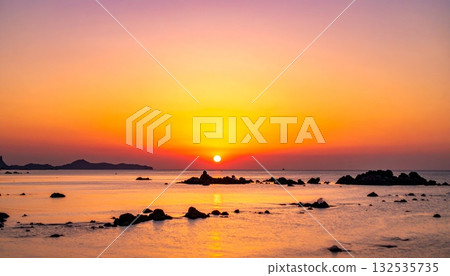 【AI生成影像】壯麗的海景日落 132535735